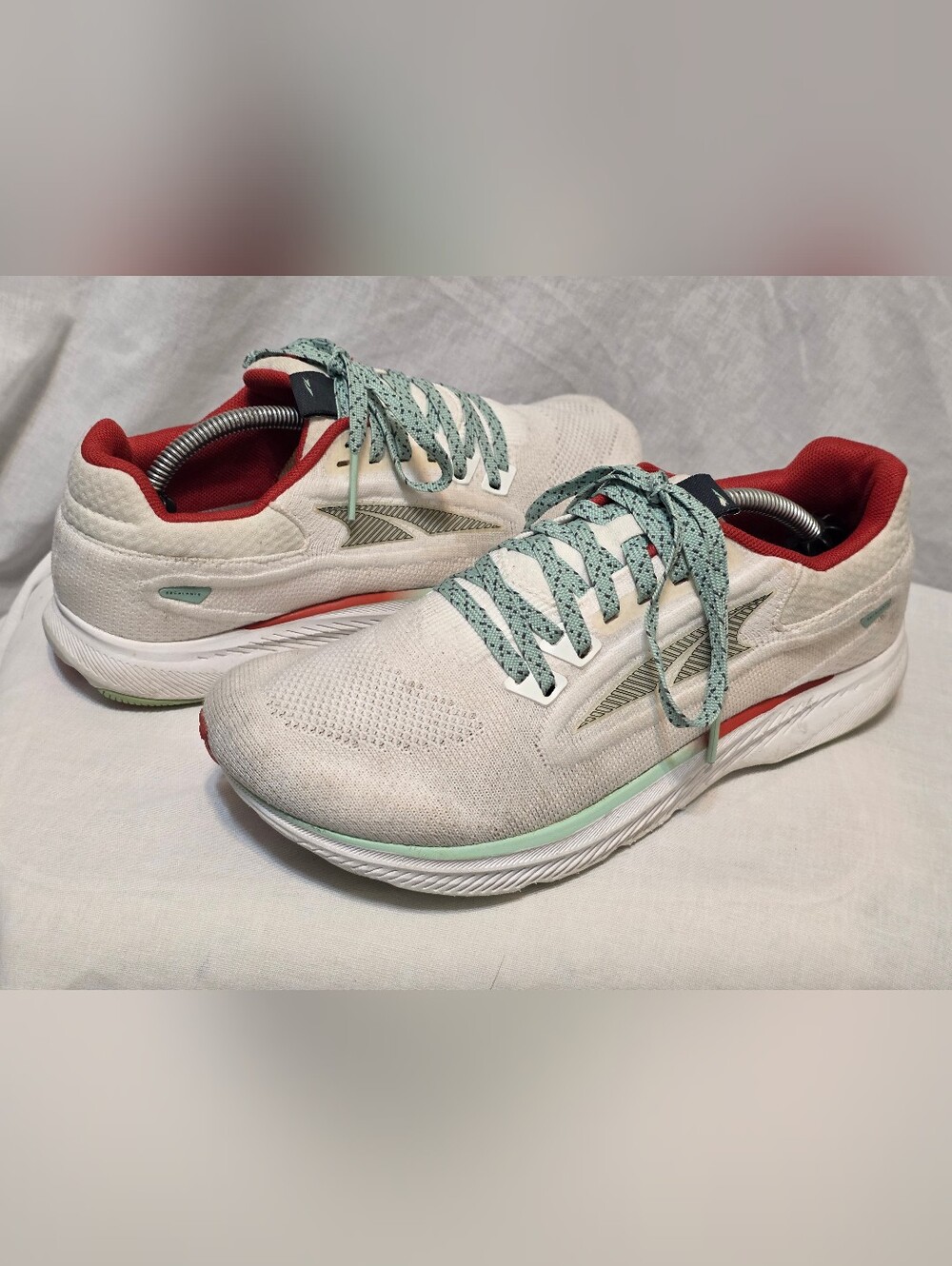 Altra Womens Escalante Road RunningShoes White/Red/Seals 8.5